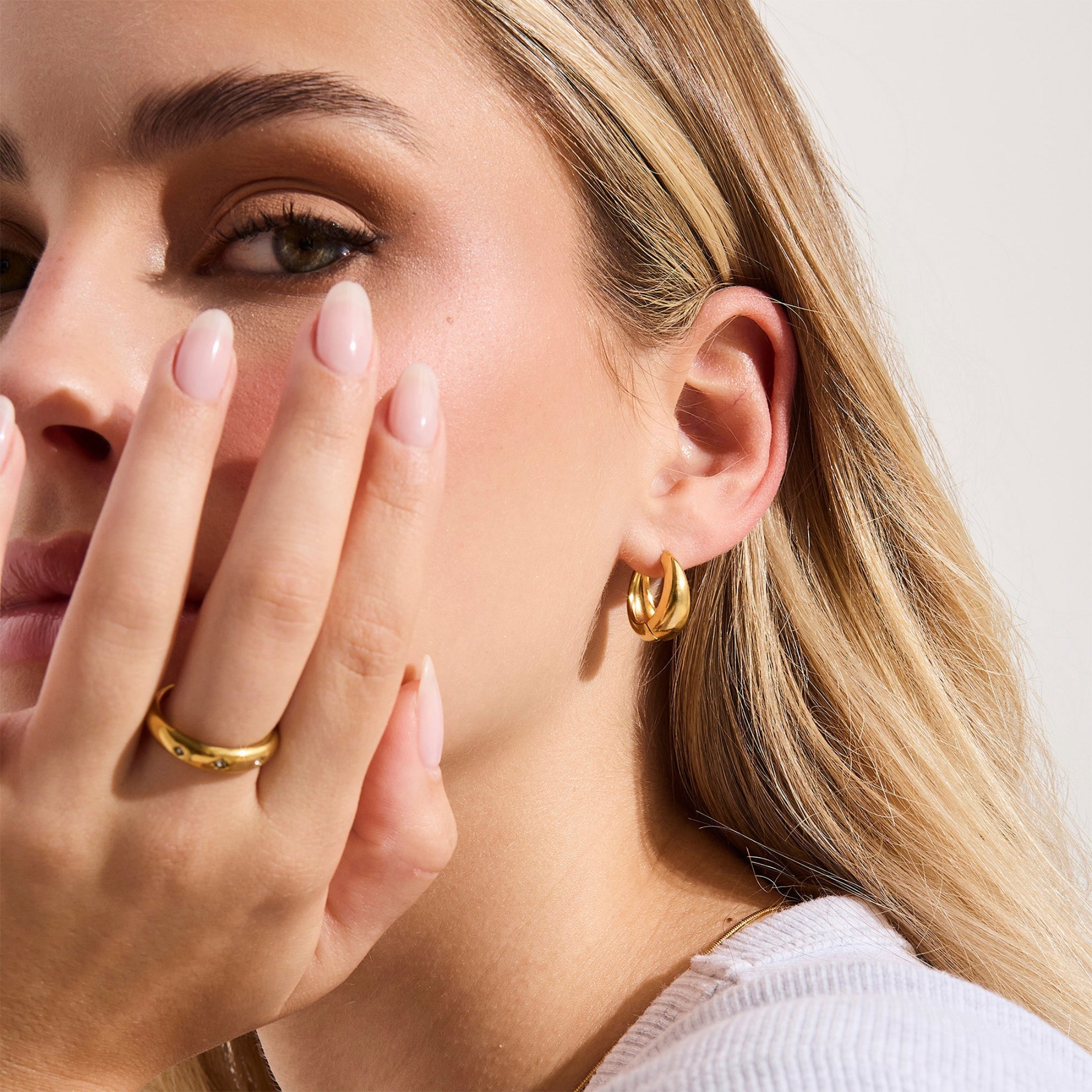 Teardrop Small Curve Hoop Earrings Angel