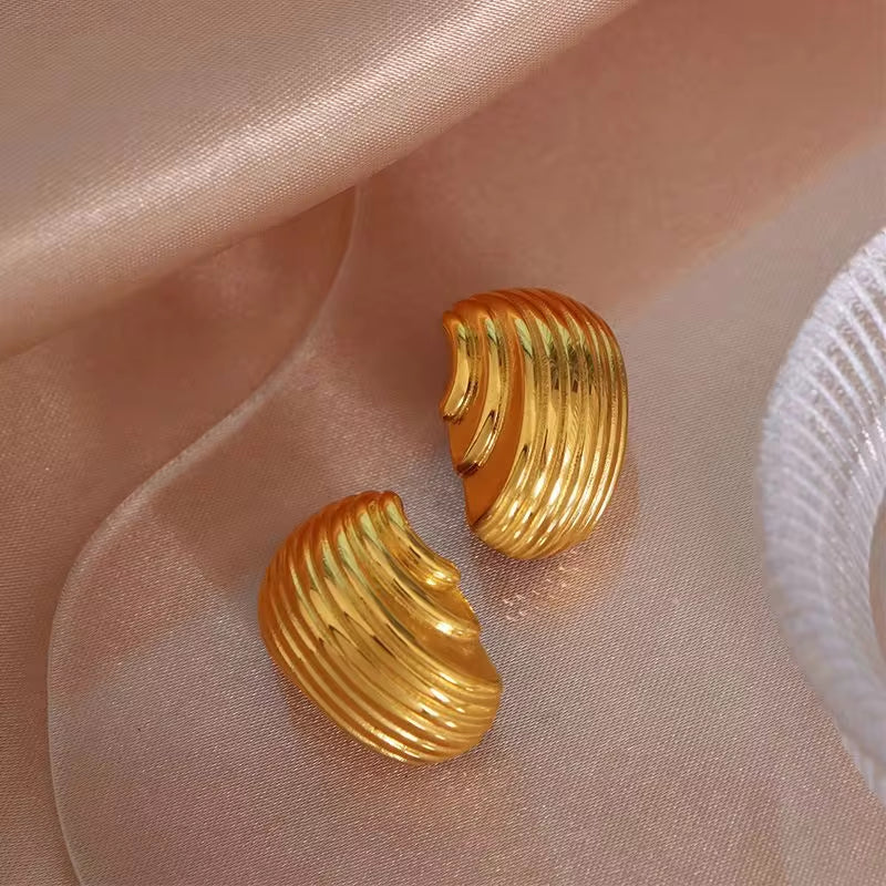 JEWELRY EH134 Wholesale Patterned Pleated Hollow Half Circle Earrings Simple Irregular Earrings My Store