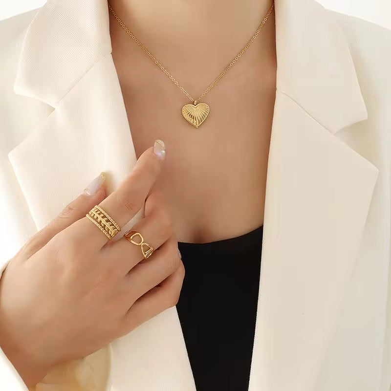 18K Gold Plated Stainless Steel Hip Hop Accessories Radial Texture Heart Pendant Necklace for Women My Store