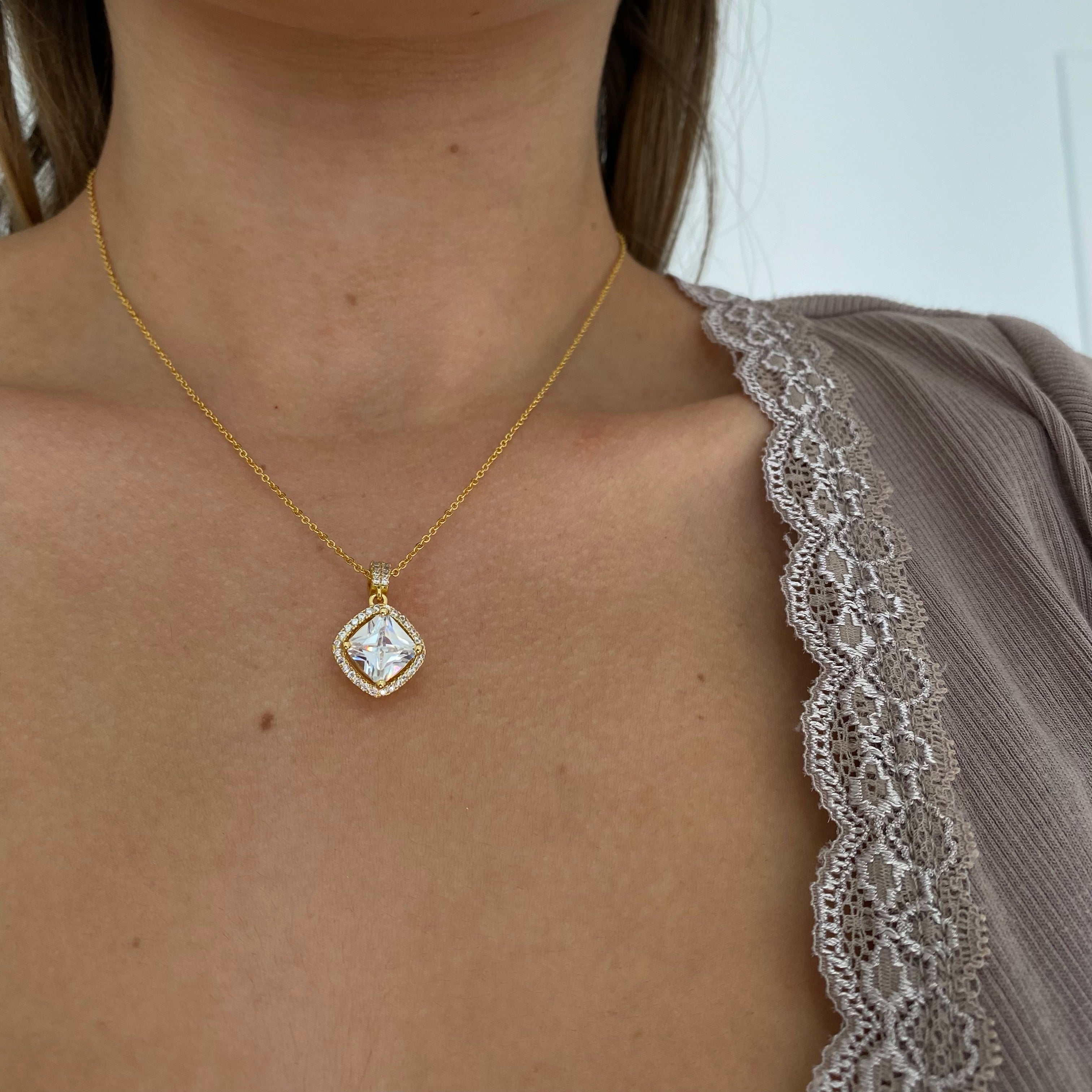 Cinderella Necklace Lee