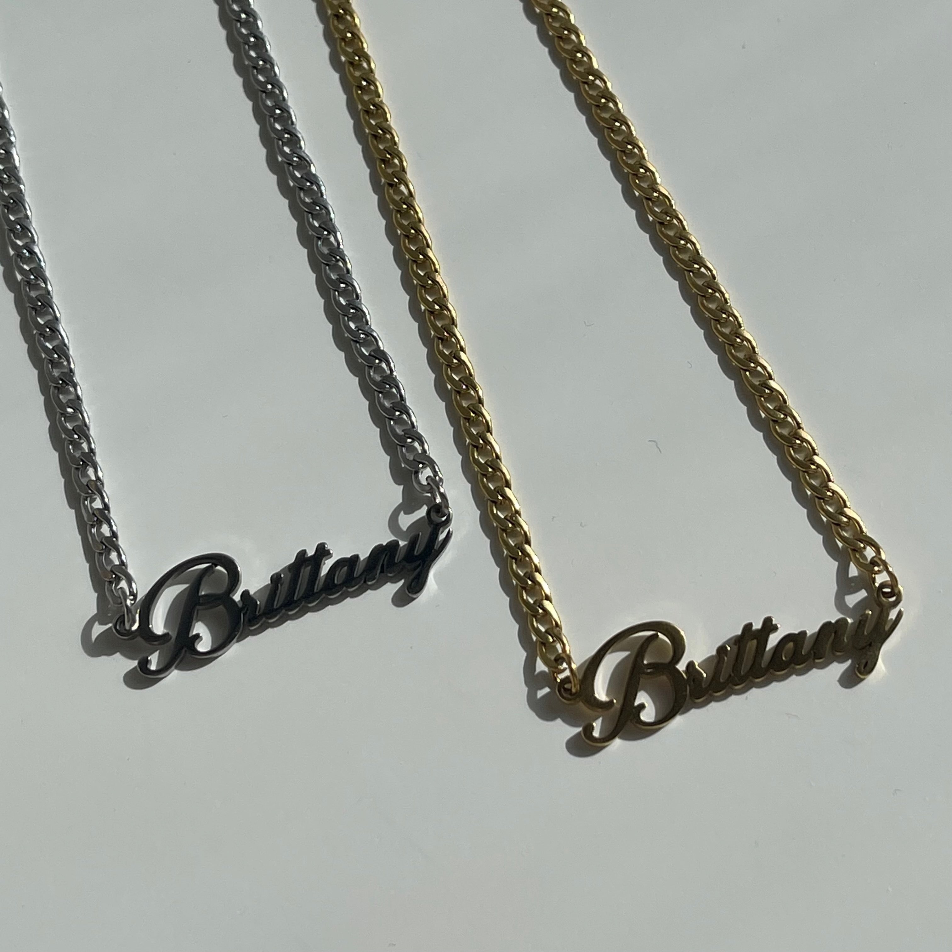 Custom/Personalized Nameplate Curb Necklace Lee