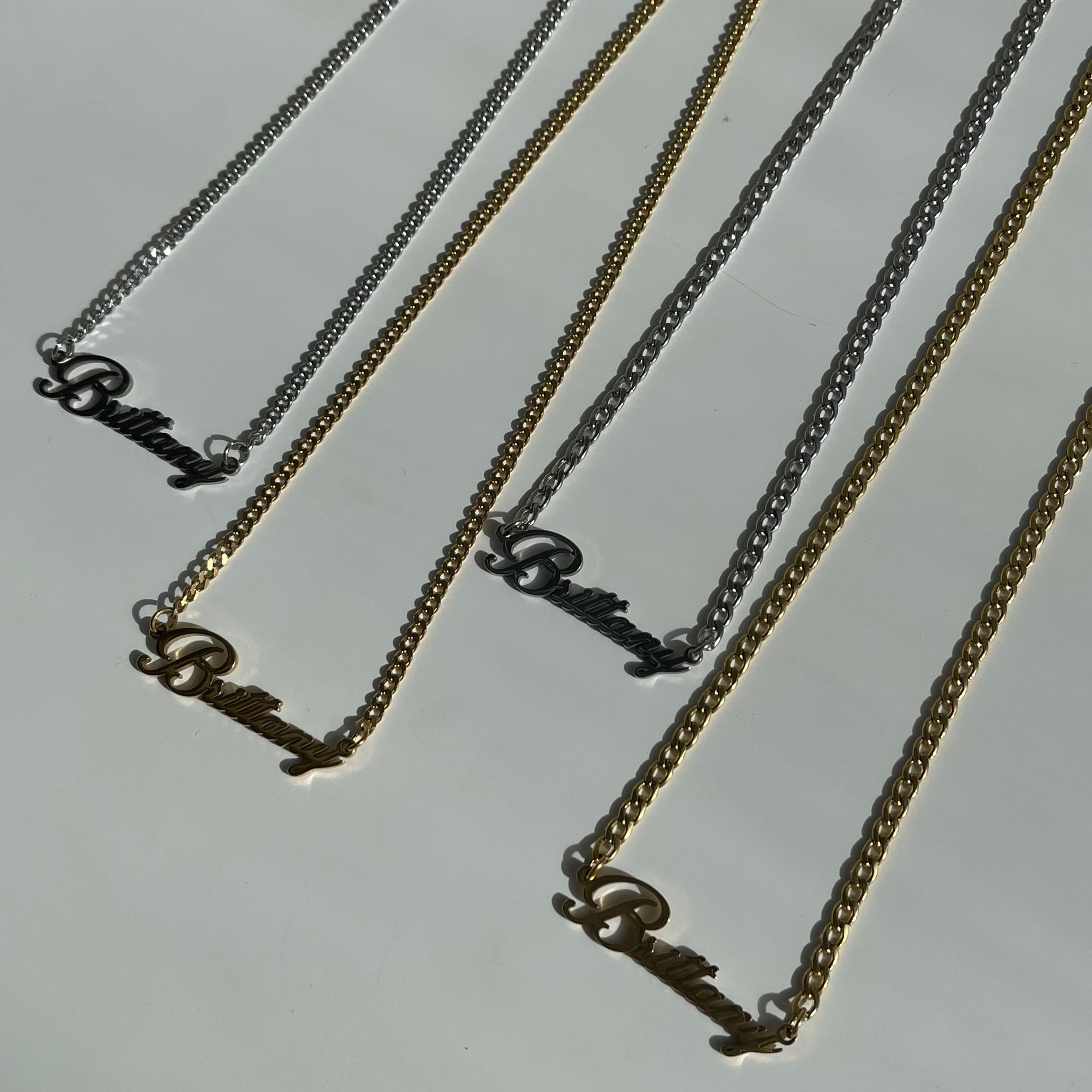 Custom/Personalized Nameplate Curb Necklace Lee