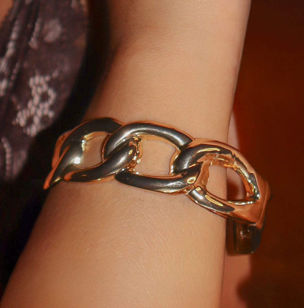 Endlessly Chained Bangle Nicole