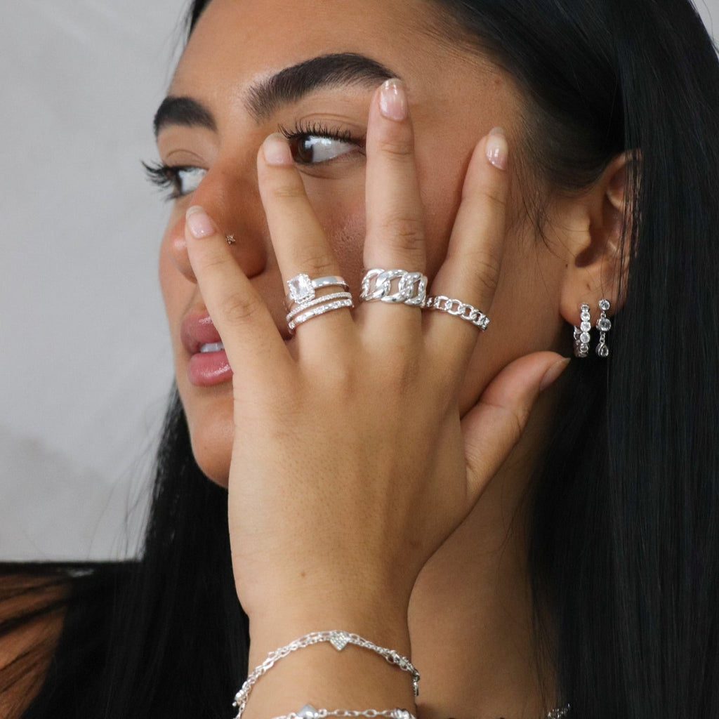 Irresistible Ring Lee