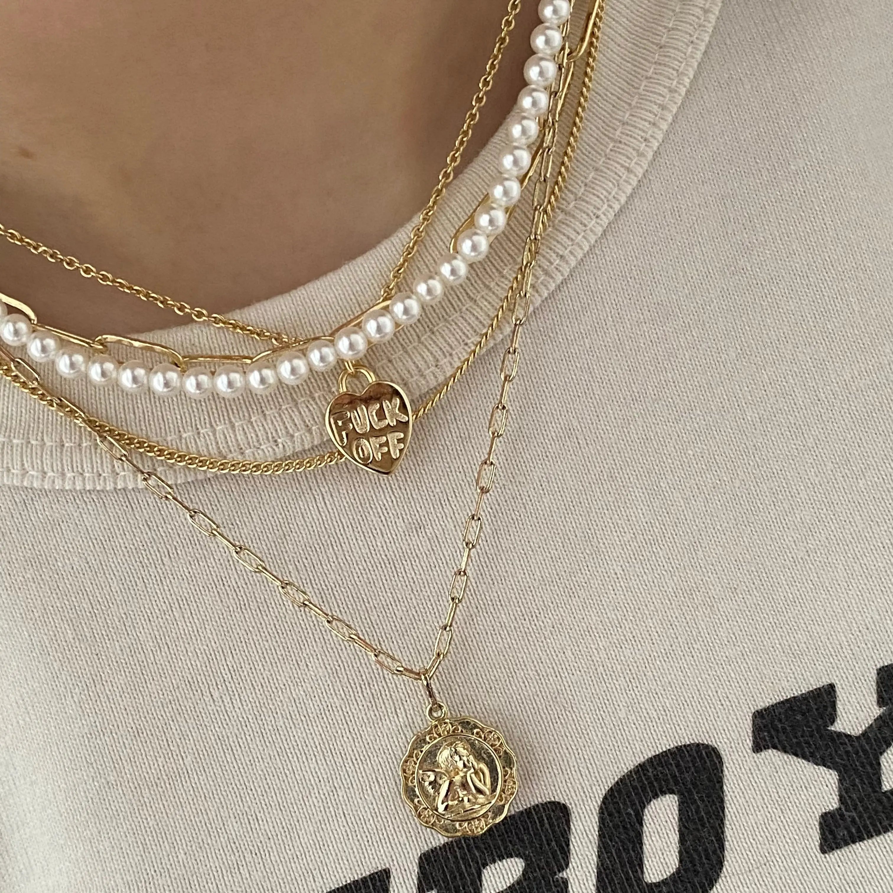 Girly Pearly Necklace Lee