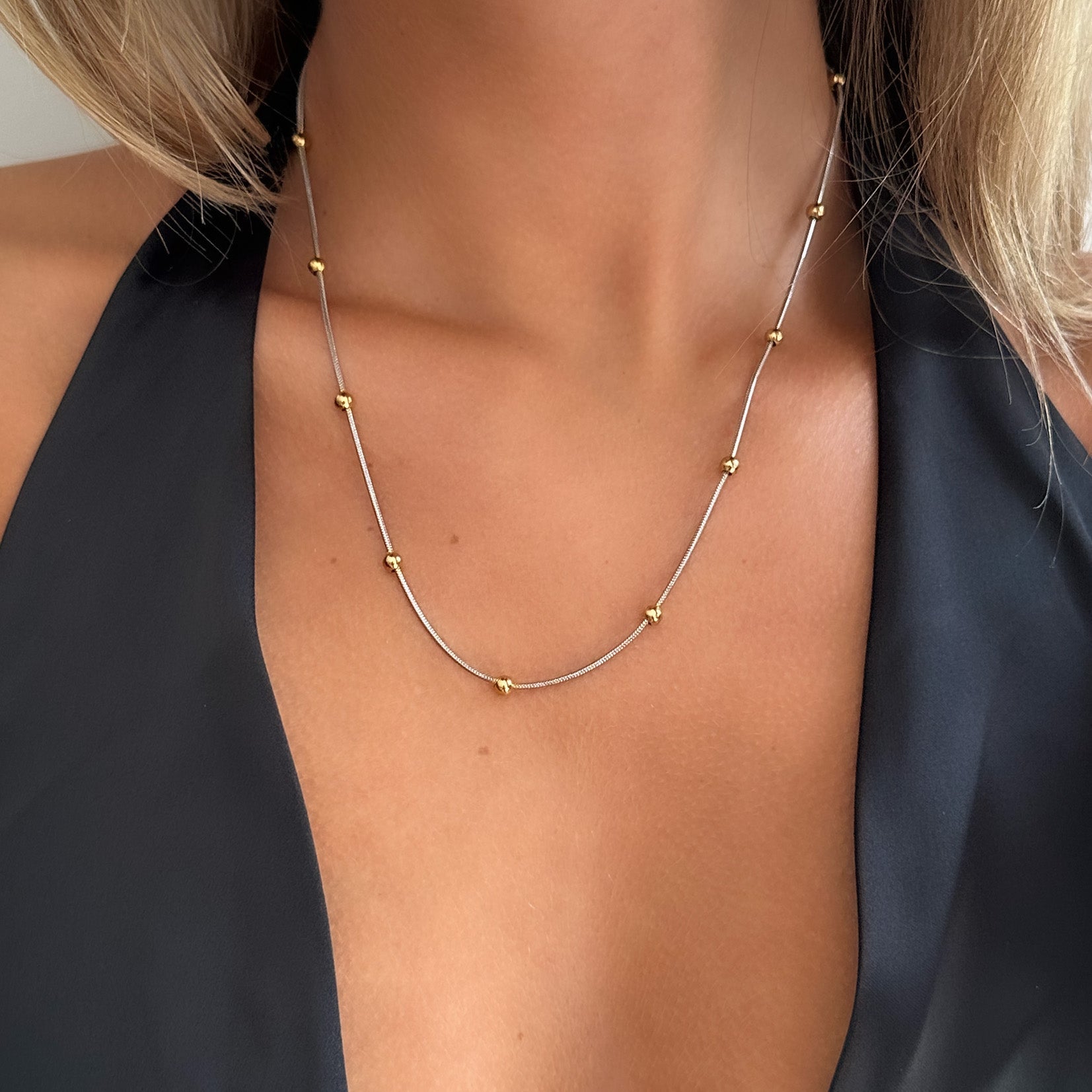 Glitch Necklace Alice