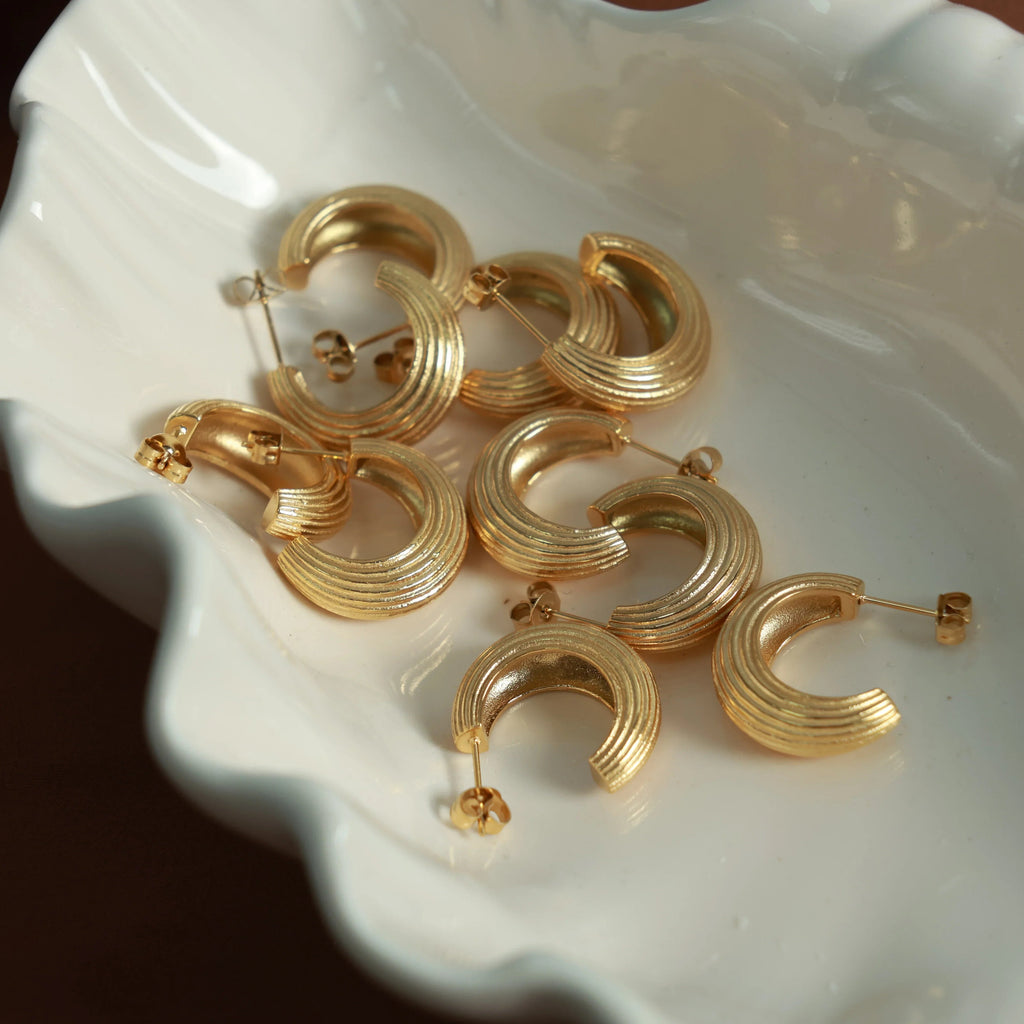 JEWELRY EH03 Factory Supply Hong Kong Style Simple Earrings Unique Striped C-Ring Earrings My Store