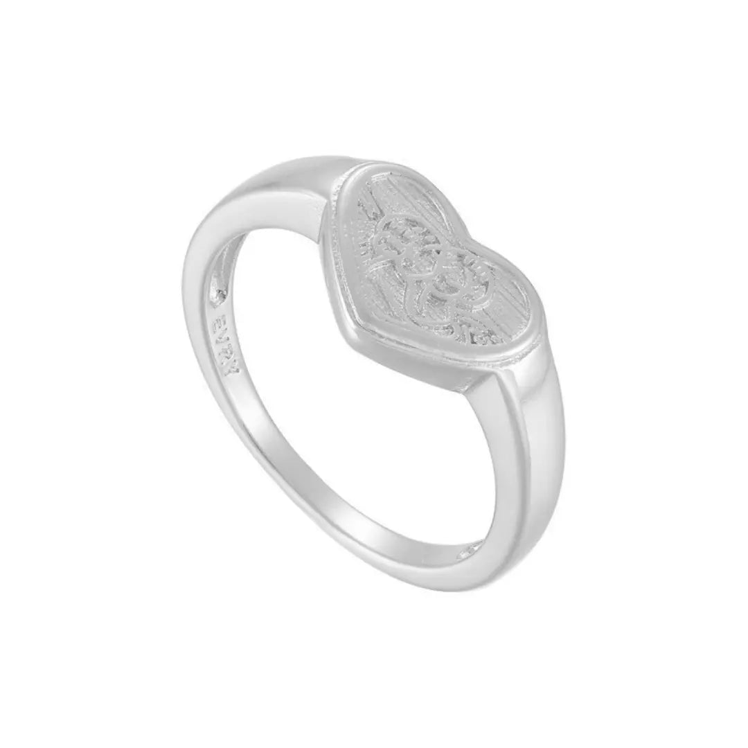 Heavenly Kiss Ring Lee