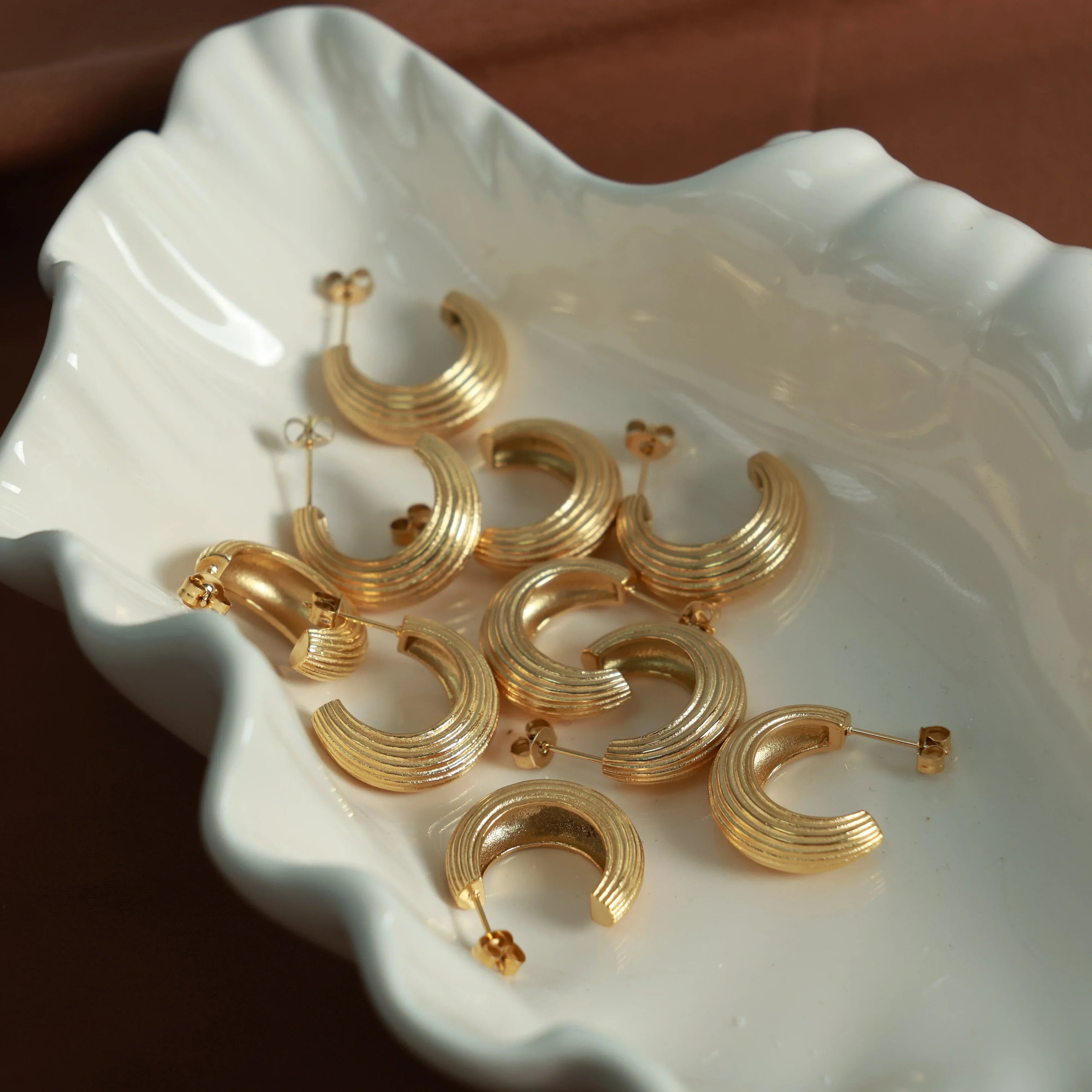 JEWELRY EH03 Factory Supply Hong Kong Style Simple Earrings Unique Striped C-Ring Earrings My Store