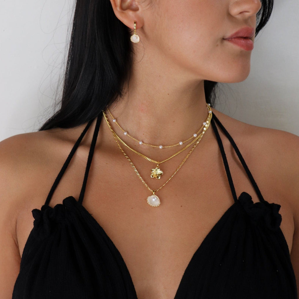 Hibiscus Necklace Lee