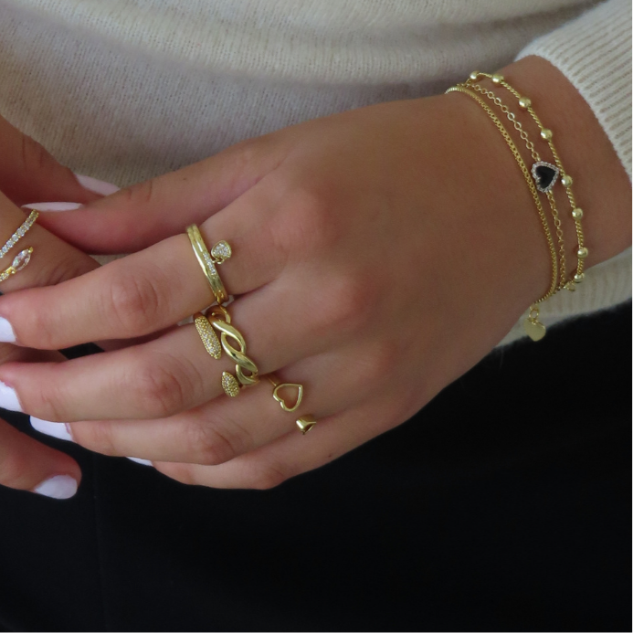 Hold Me Close Ring Lee