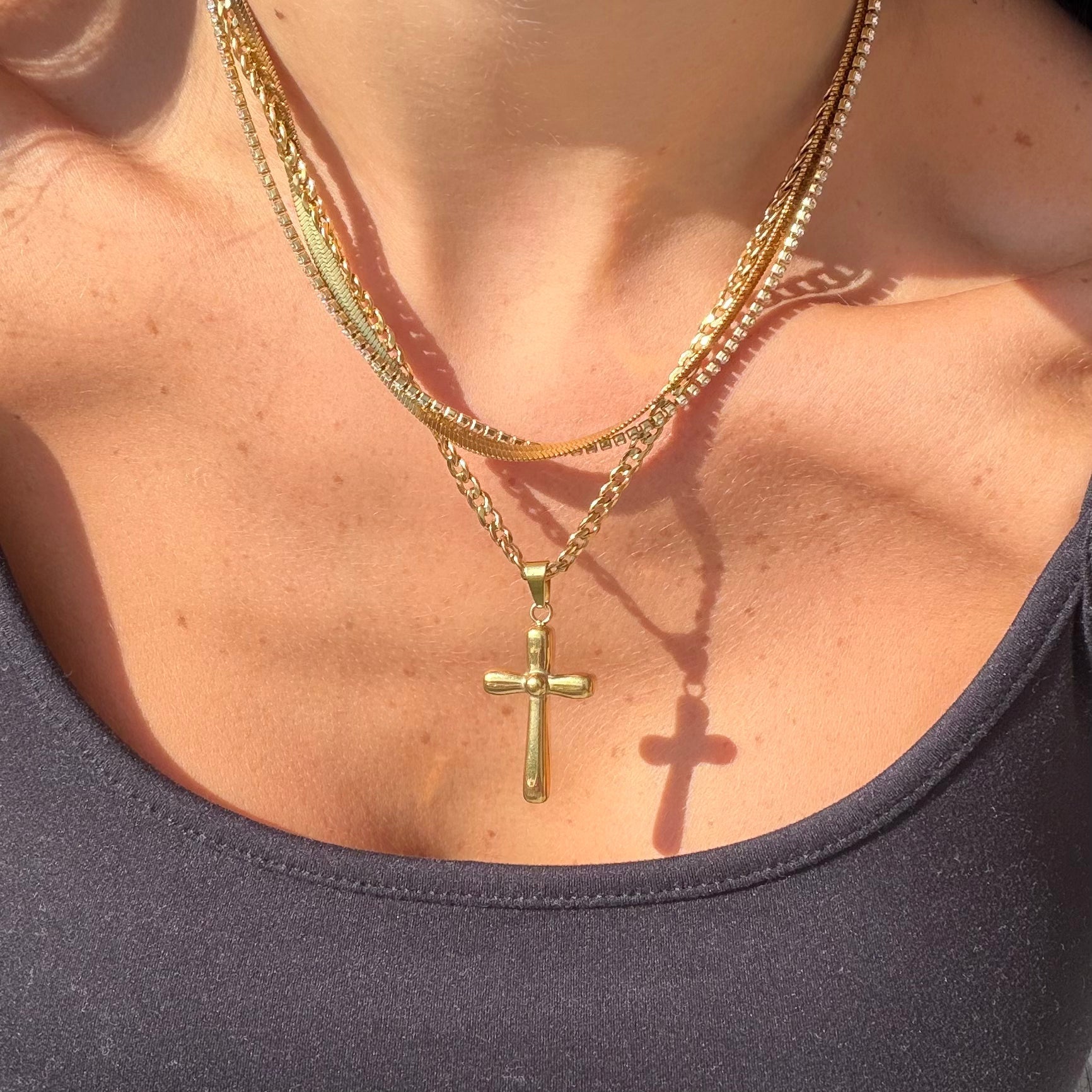 Pure and Simple Cross Necklace Lilly
