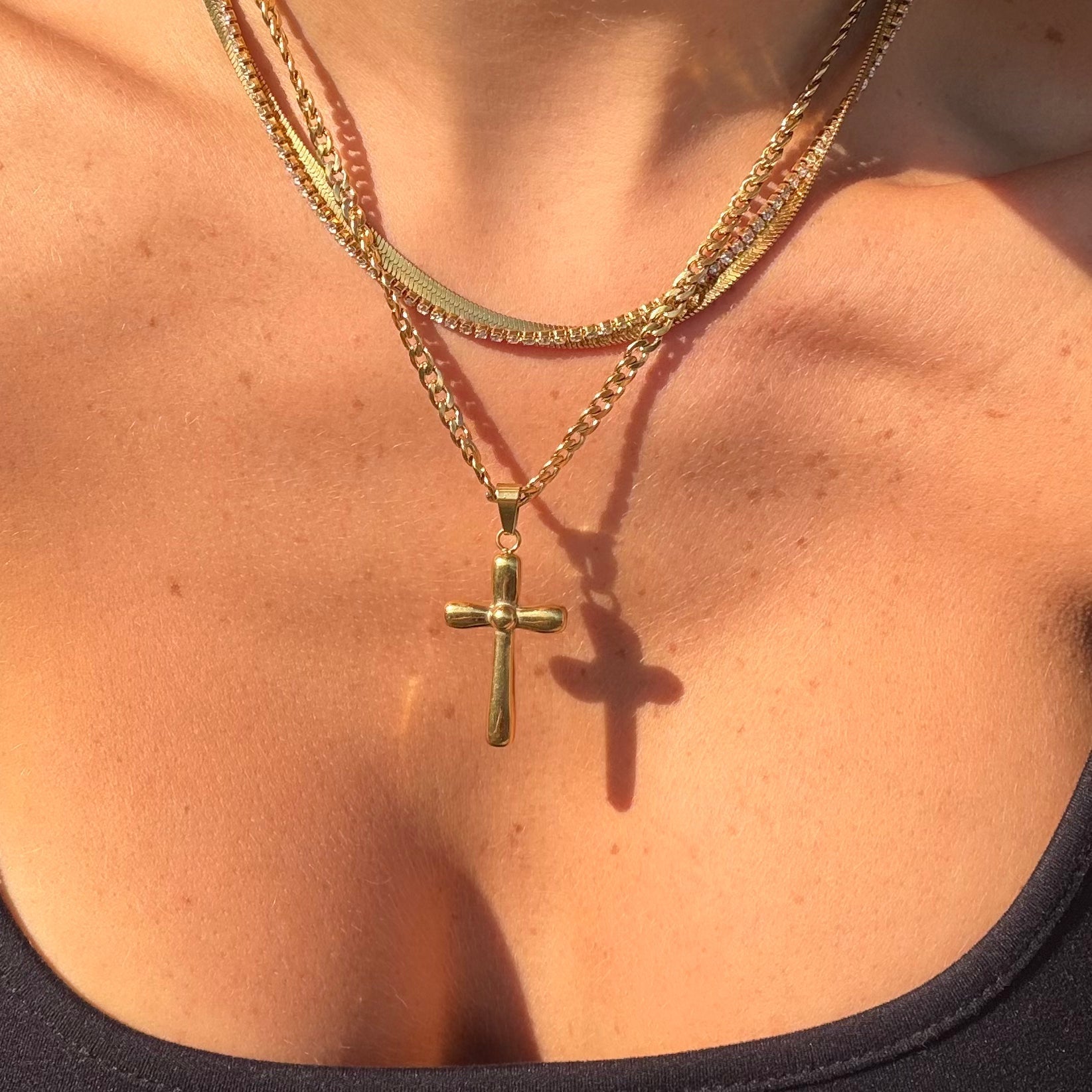 Pure and Simple Cross Necklace Lilly