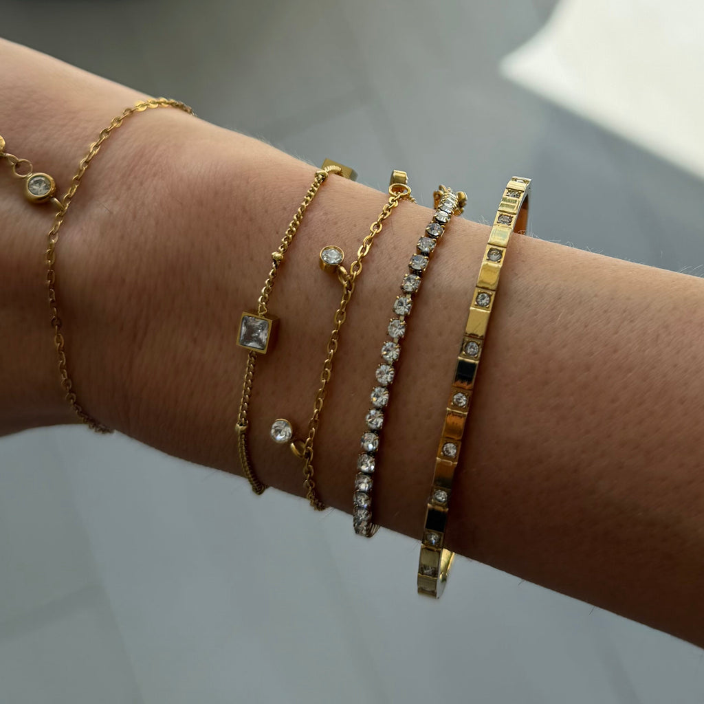 Dainty Crystal Drop Bracelet Alice