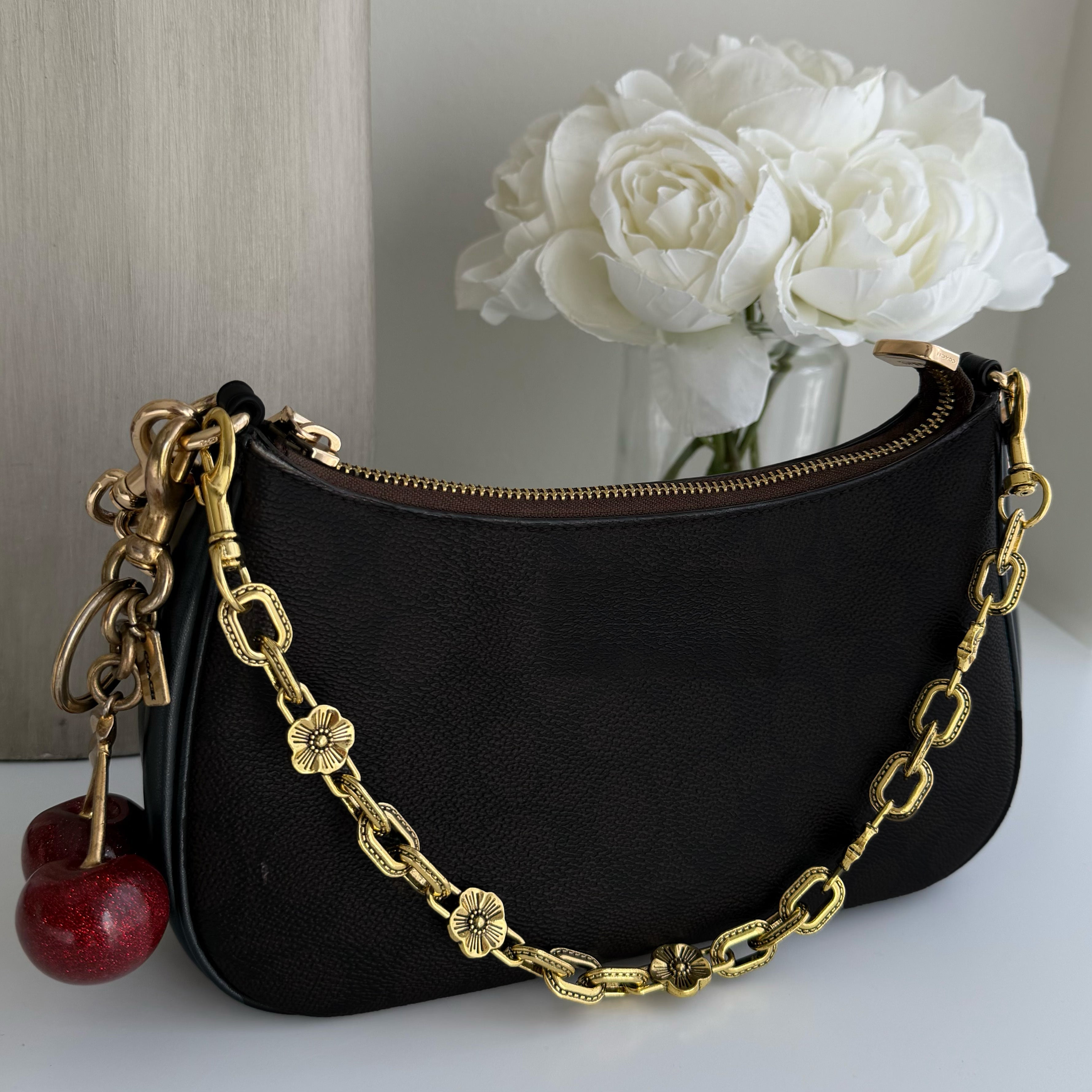 Luminous Link Bag Chain Nicole