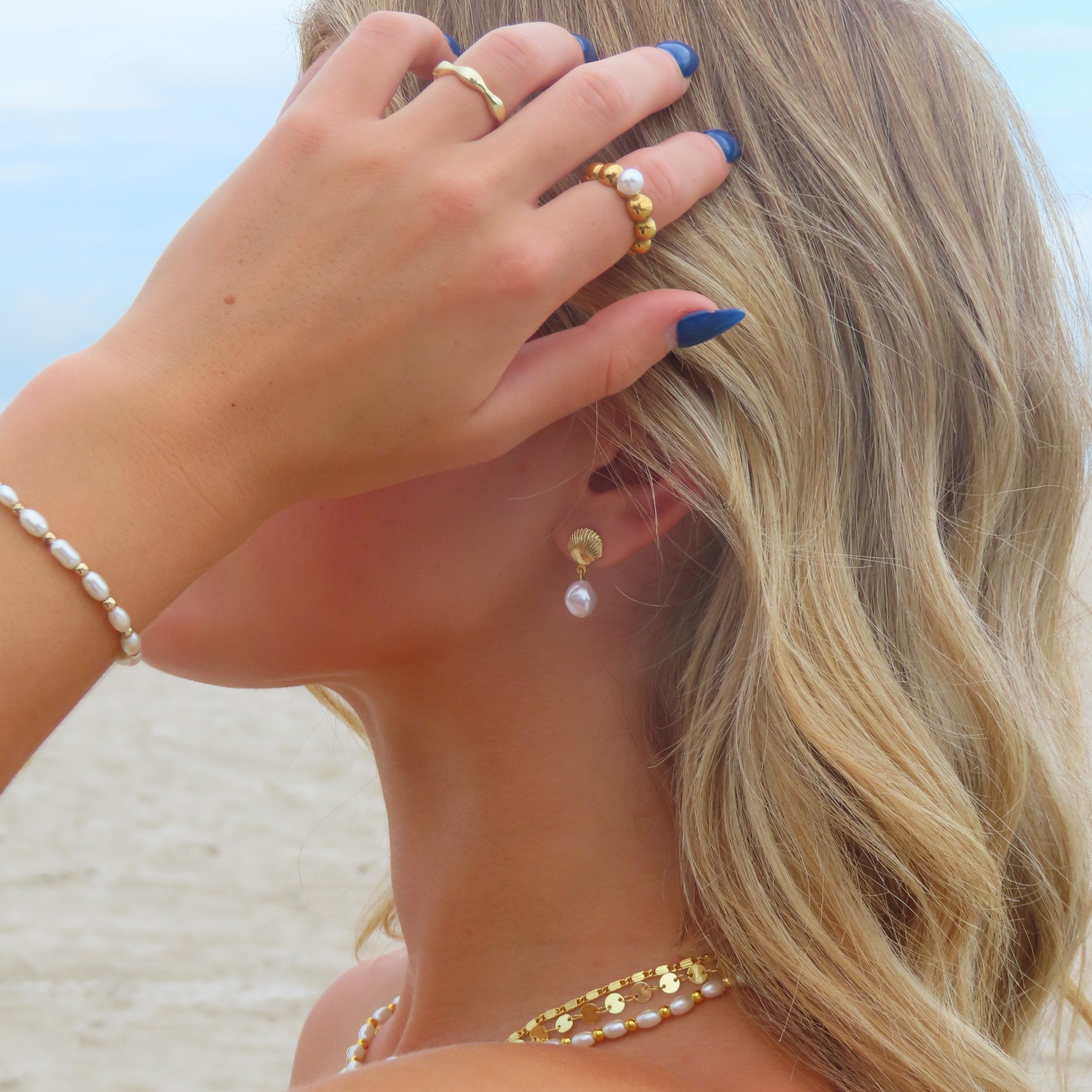 She's a Pearl Ring Angel