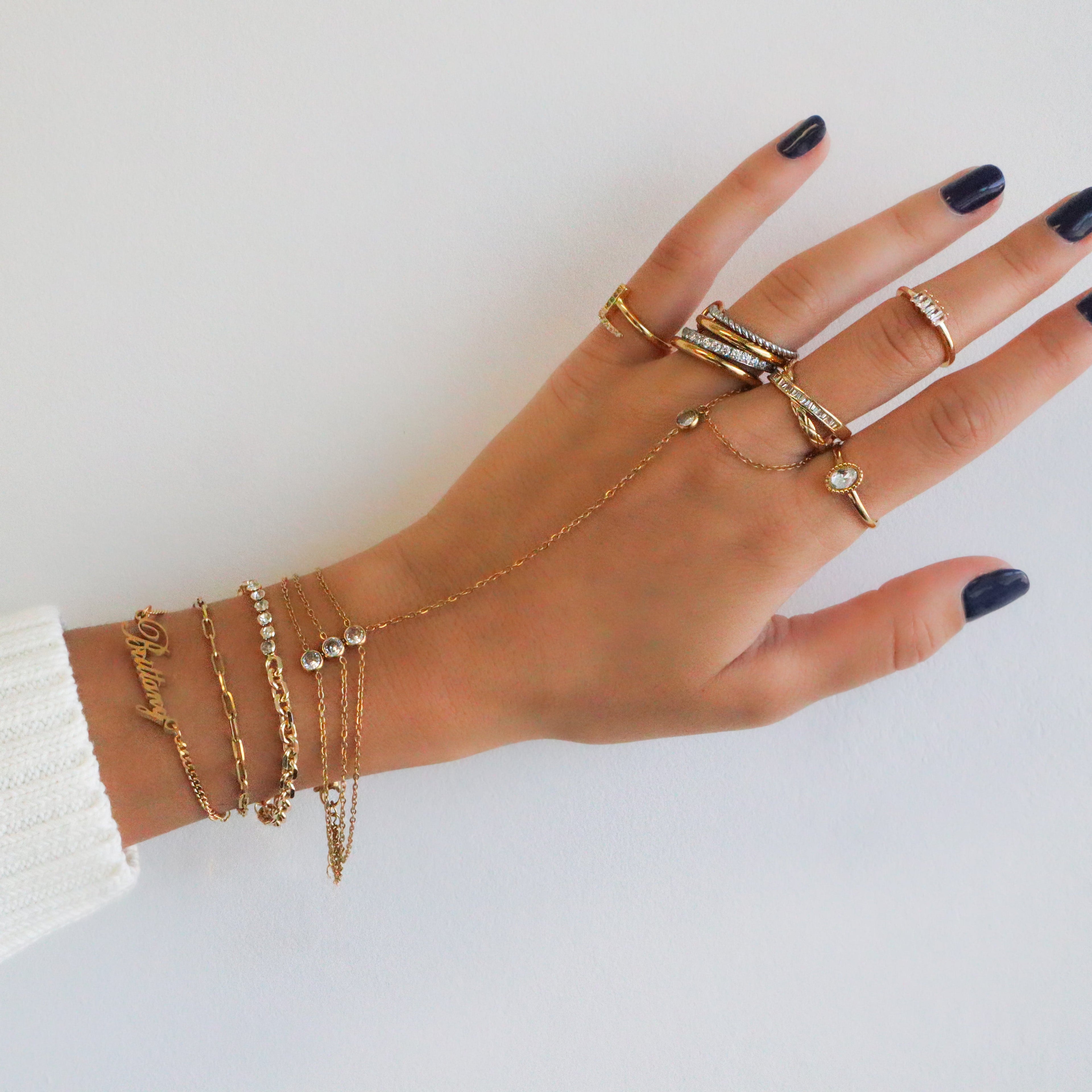 Audrey Hand Chain Nicole