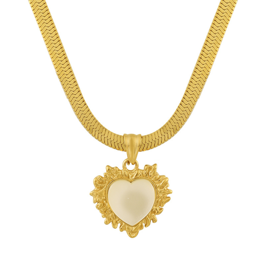 The Monroe Necklace Lee