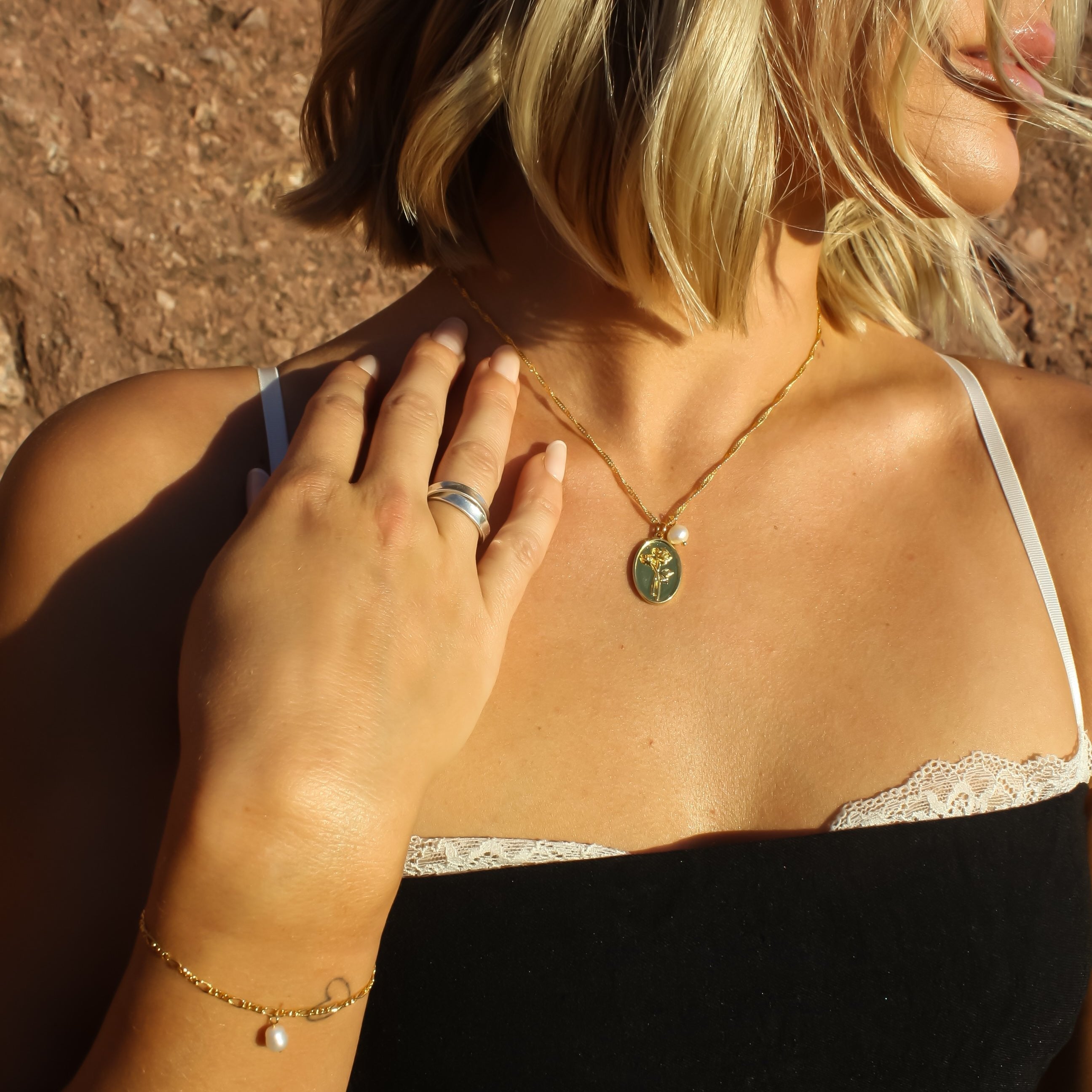 Loves Me, Loves Me Not Necklace Lee