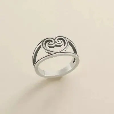 Traced Lines Heart Ring James Avery