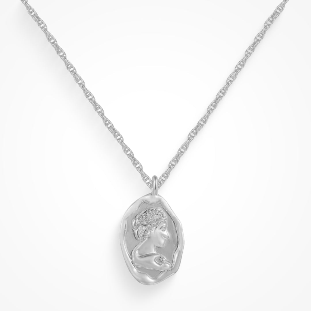 Old Fashioned Necklace Lee