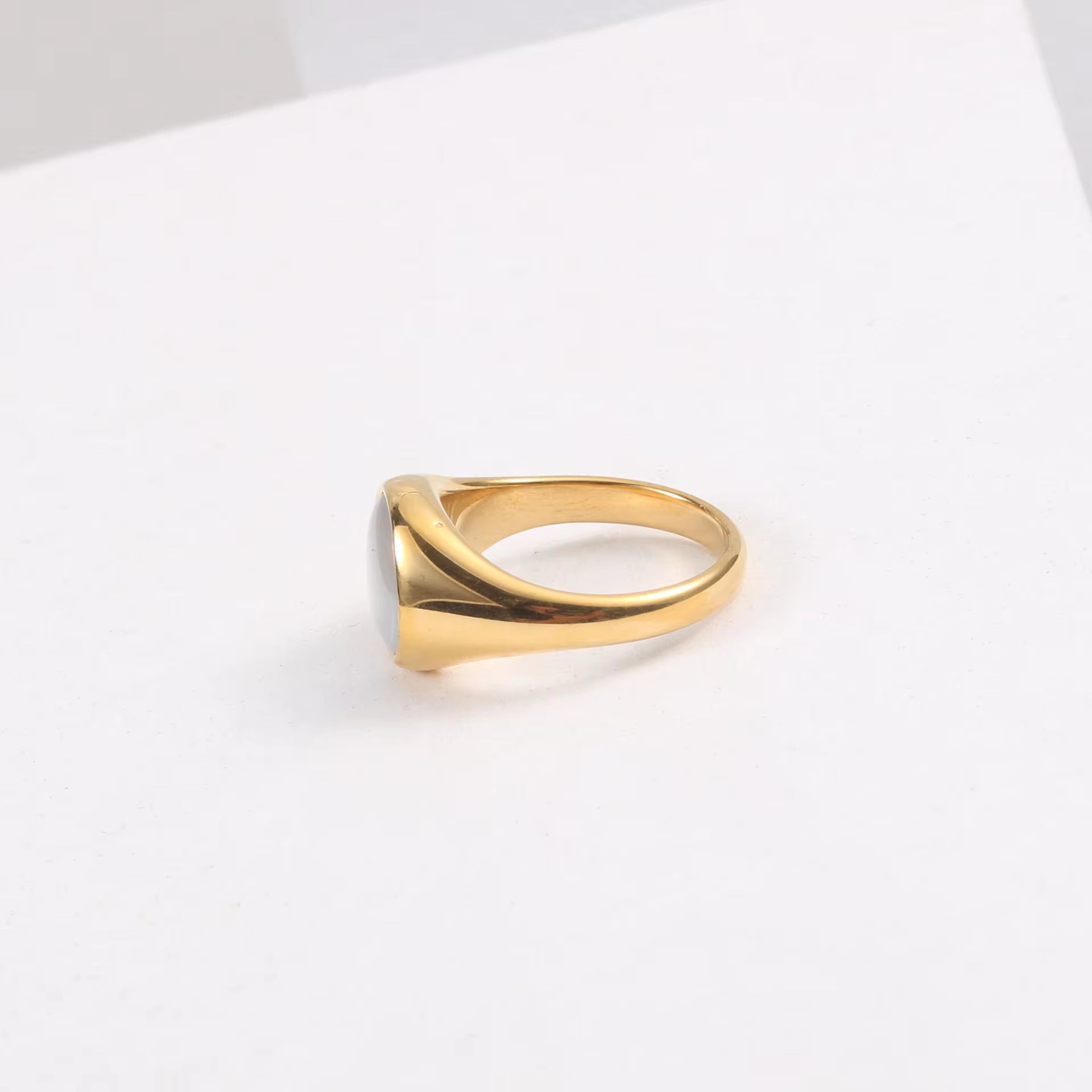 Waterproof 18K Gold Plated Oval Abalone Shell Rings Stainless Steel Jewelry Dainty round Natural Shell Rings My Store