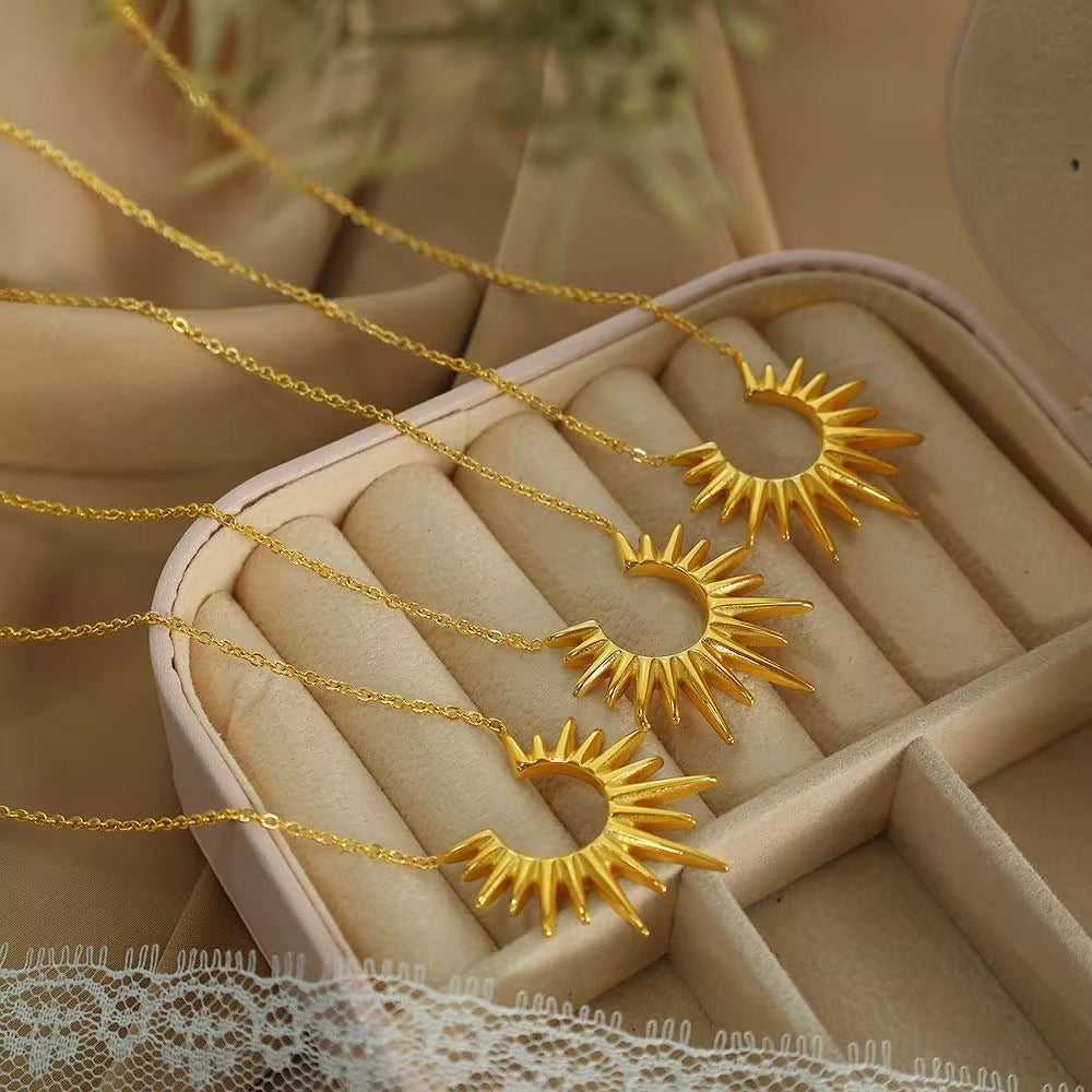 JEWELRY XL35 2024 Sun Collarbone Chain Premium Feeling 18K Gold Stainless Steel Necklace for Women Hundred My Store