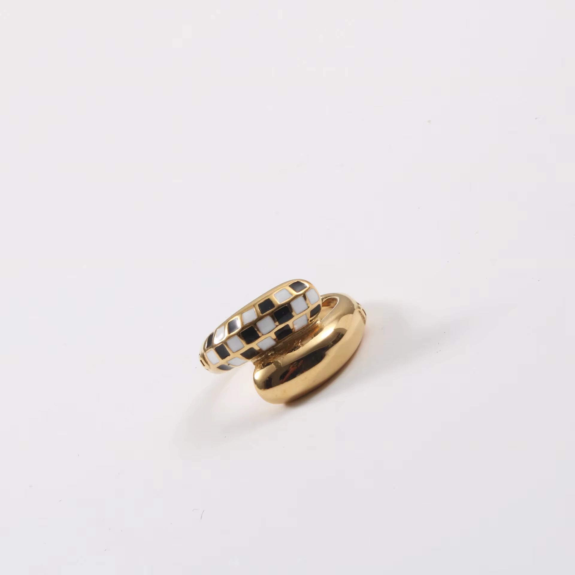 Wholesale 18K Gold Plated Black White Plaid Binding Stainless Steel Rings for Women My Store