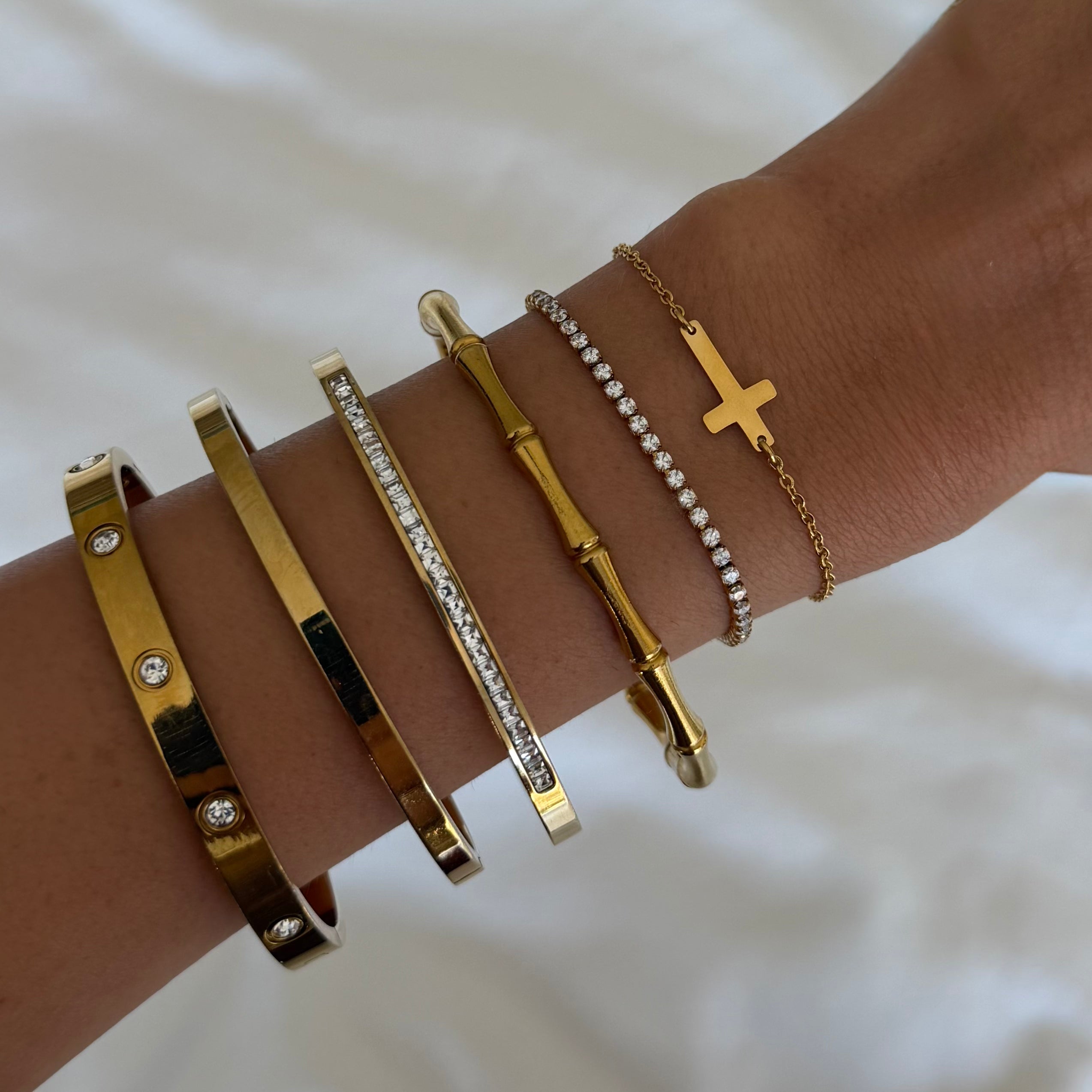 Classic Cross Bracelet Alice