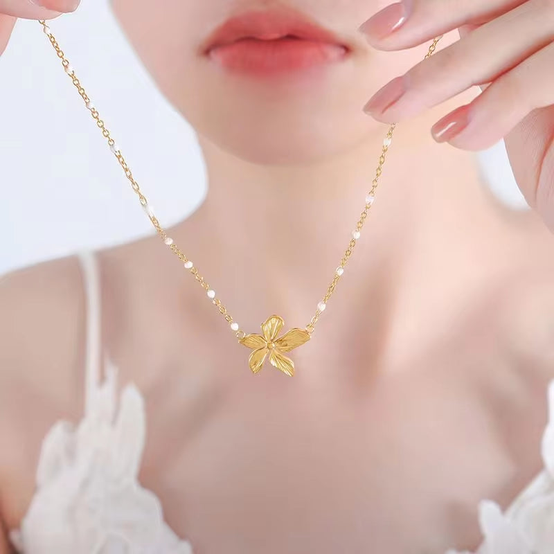 Vintage French Style Flower Chain Necklace Jewelry 18K Gold Stainless Steel Waterproof Minimalist Pearl Flower Necklace My Store