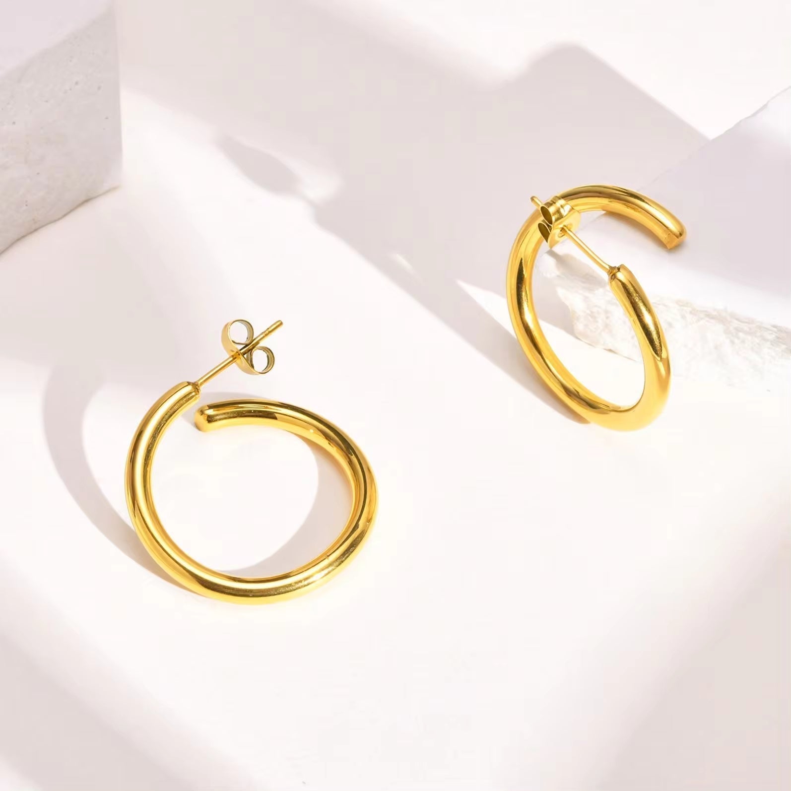 Popular Gold Plating Smooth Circle Earrings Chic Fade Never Fade Stainless Steel round Circle Hoop Earrings My Store
