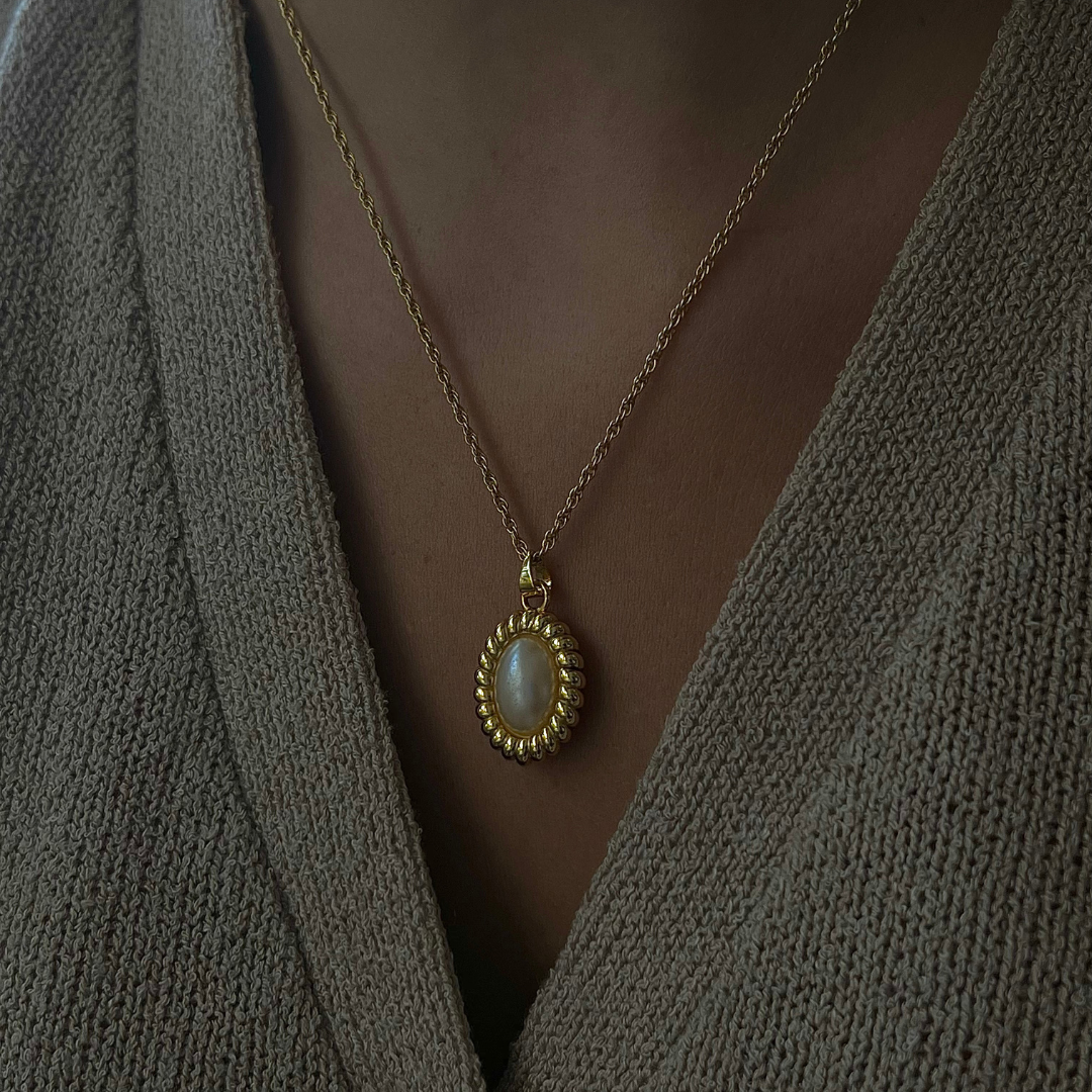 Helios Necklace Lee