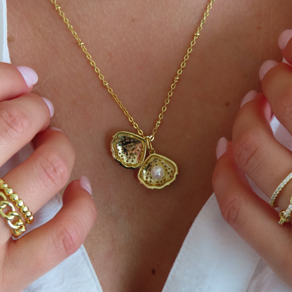 Hidden Treasure Necklace Lee