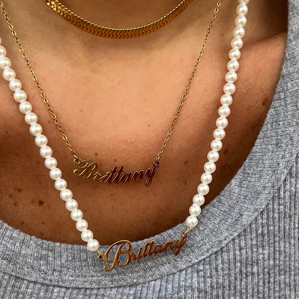 Custom/Personalized Pearl Nameplate Necklace Lee