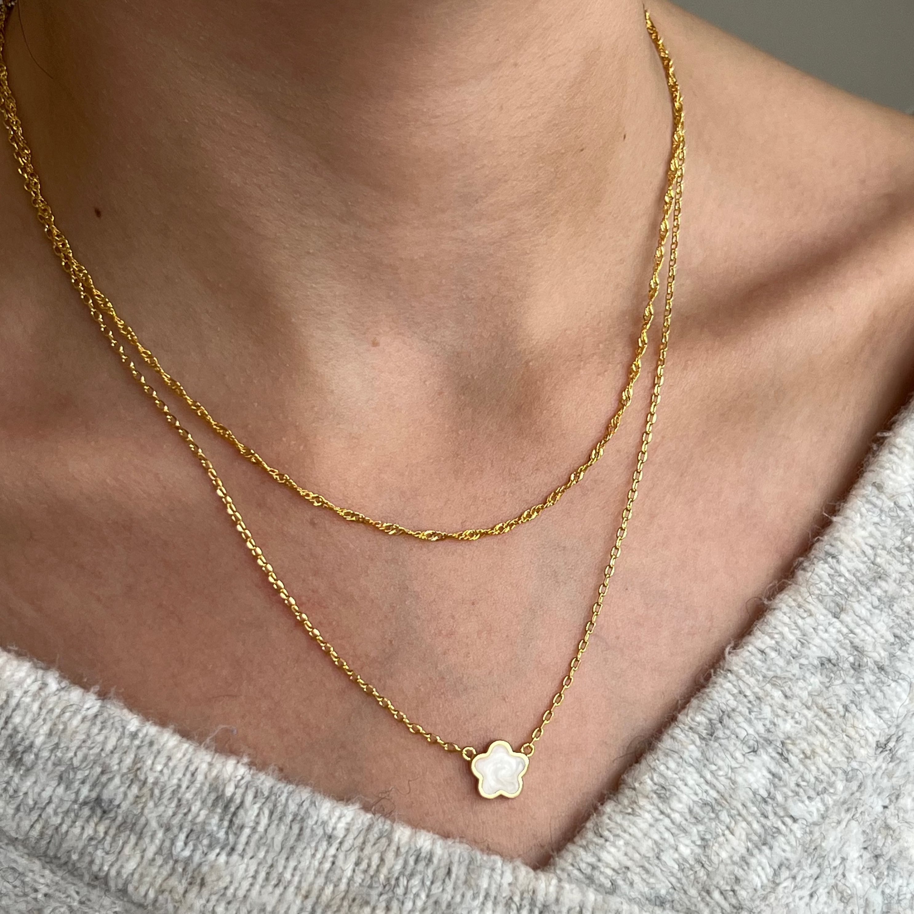 Lucky Flower Necklace Lee