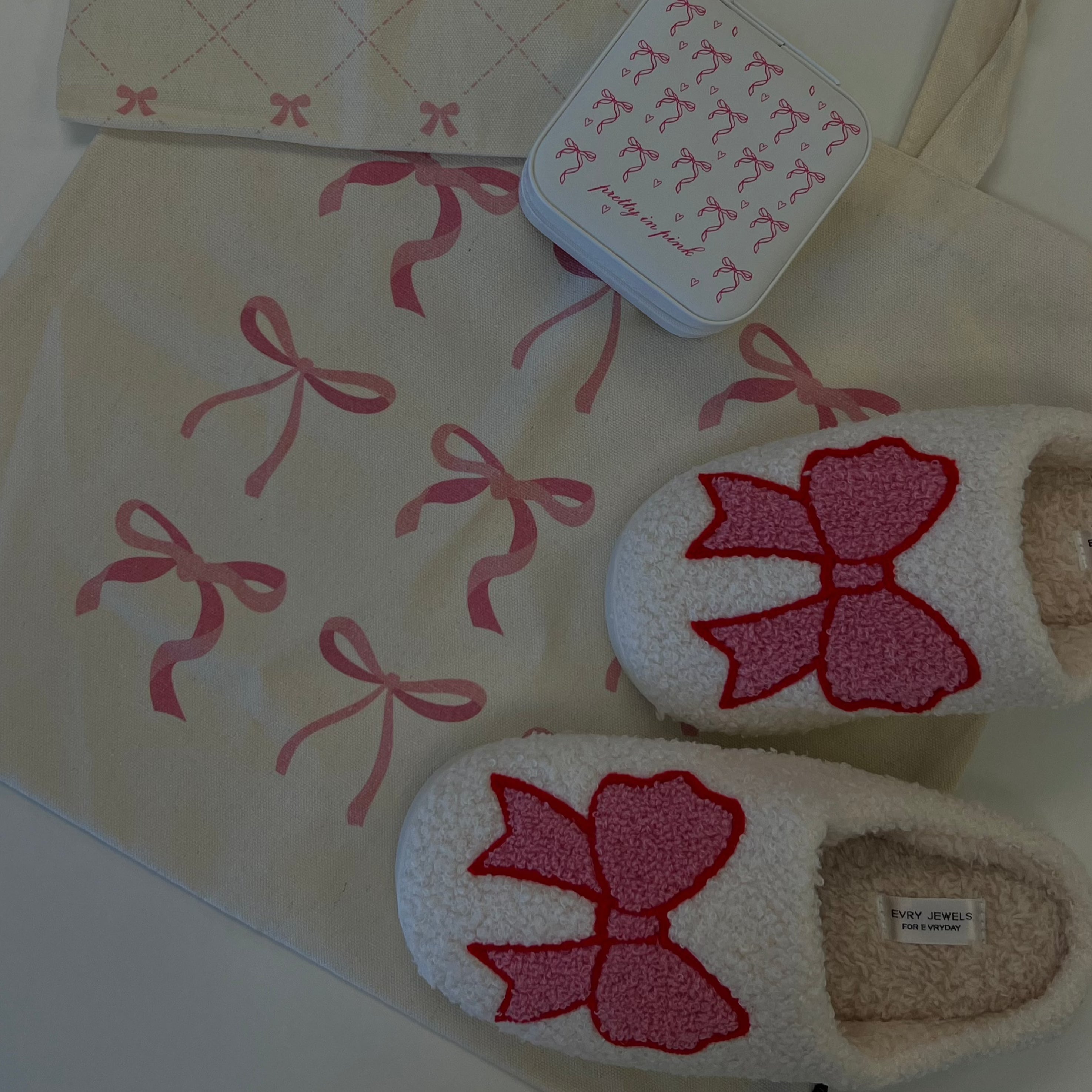 Put a Bow on It Slippers Lee